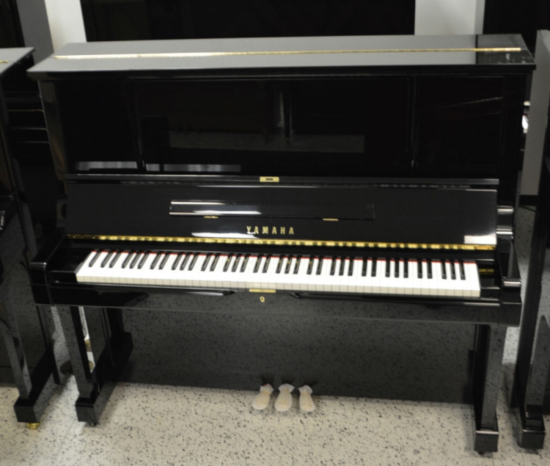 Yamaha UX3 Professional Upright Piano (used)