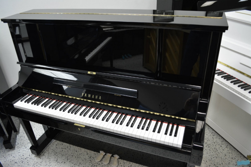 Yamaha UX2 Upright Piano (used)