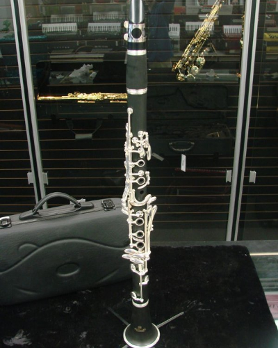Schiller Clarinet Plastic w/Wood Grain Finish - Floor Model
