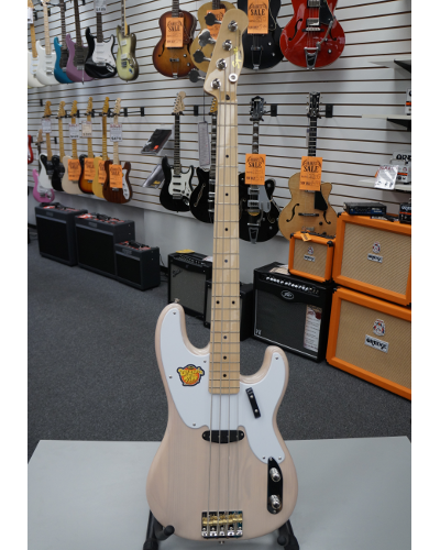 Fender® Classic Vibe Precision Bass® '50s Electric Bass Vintage Blonde