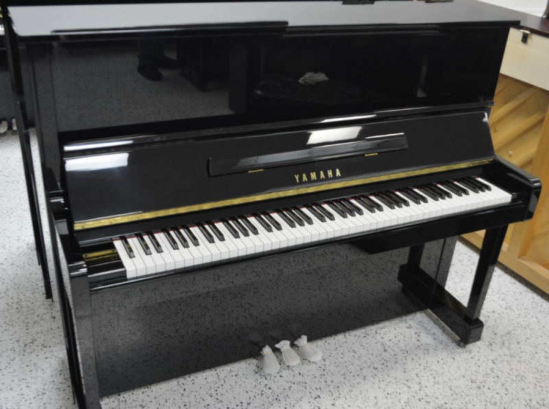 Yamaha Professional Upright Piano Ebony Polish (used)