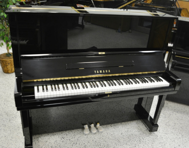 Yamaha U3 Professional Upright Piano (used)