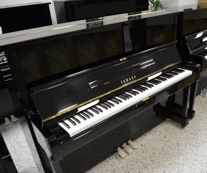 Yamaha U1 Upright Piano - Black Polish
