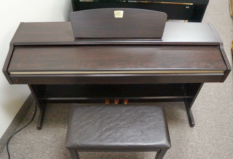 Yamaha CLP-115 Digital Piano