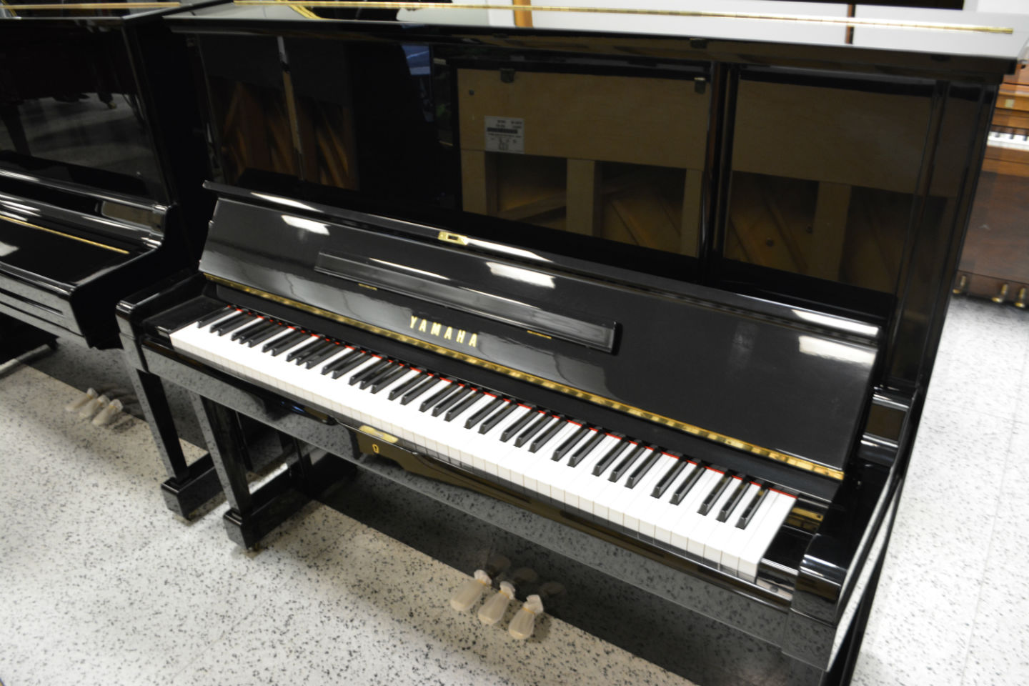Yamaha UX-3 Upright Piano (used)
