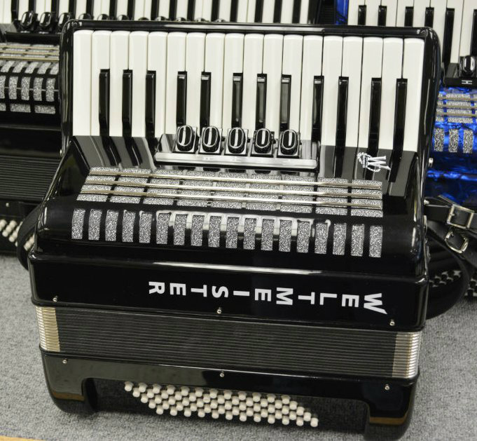 Weltmeister Kristall Piano Accordion 60 Bass Black