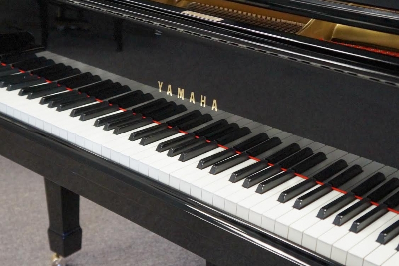 Yamaha C7 Grand Piano - Ebony Polish (used)