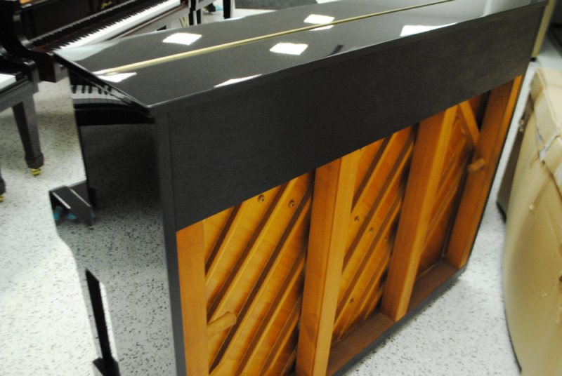Yamaha U1 Professional Upright Piano Ebony Polish - Pre-Owned