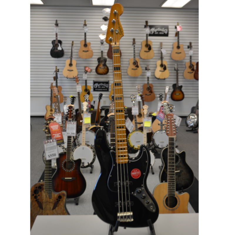 Squier  Classic Vibe ‘70s Jazz Bass®, Maple Fingerboard, Black