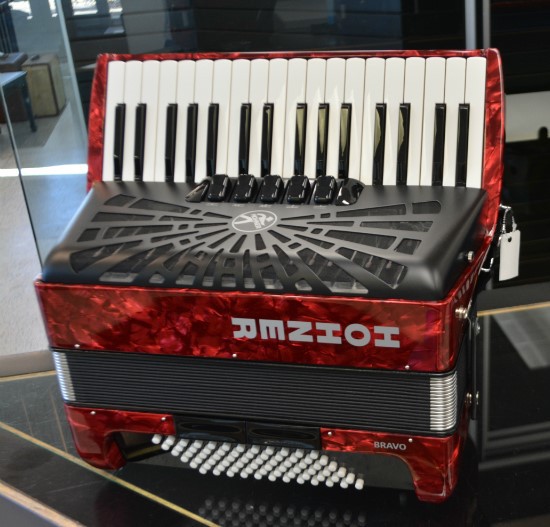 Hohner Bravo III 72 Bass Piano Accordion Red