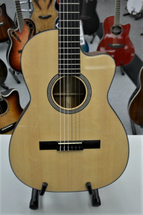 Martin 000C12-16E Nylon Classical Guitar