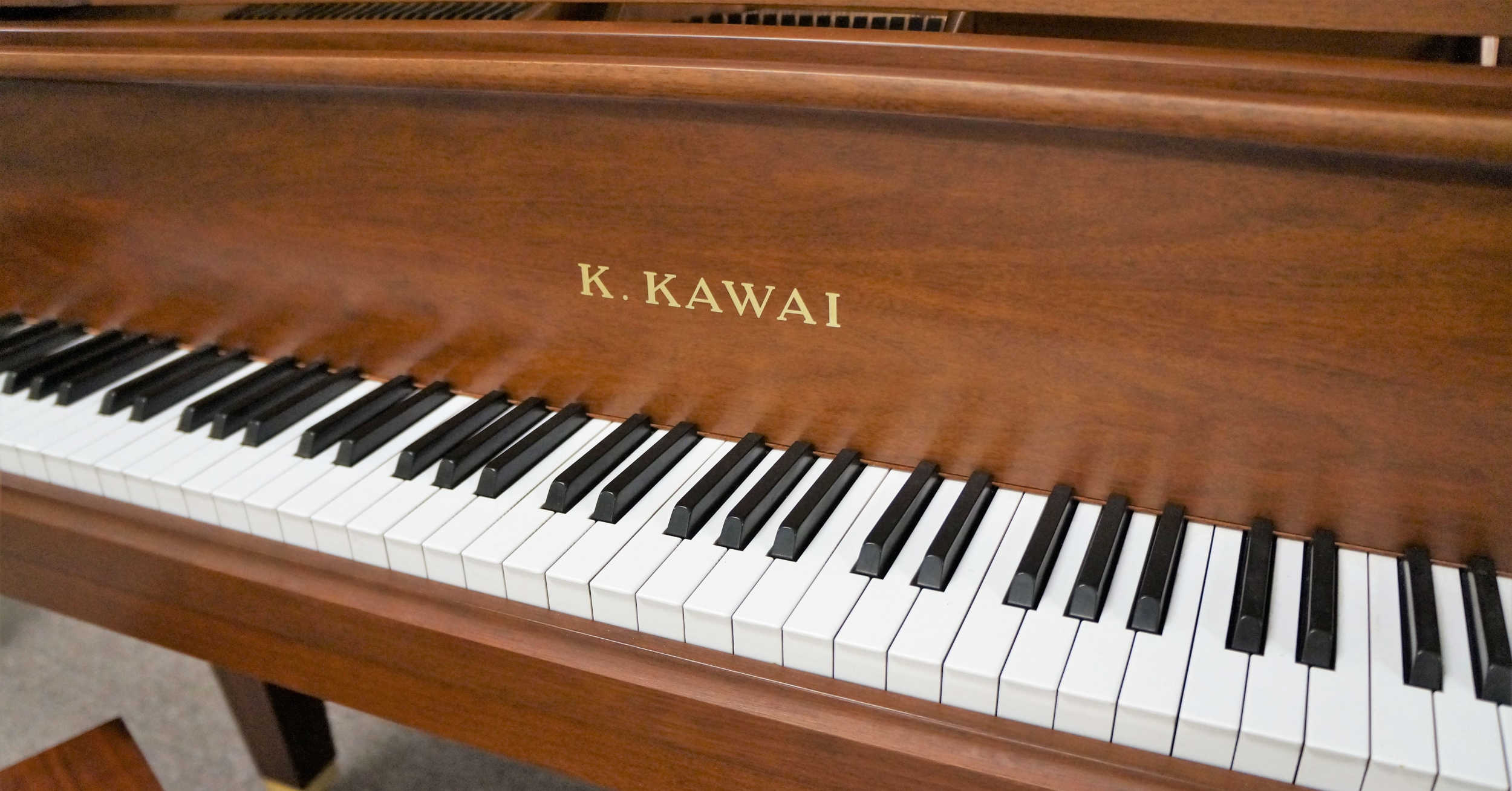 Kawai GE1 Grand Piano Walnut Satin