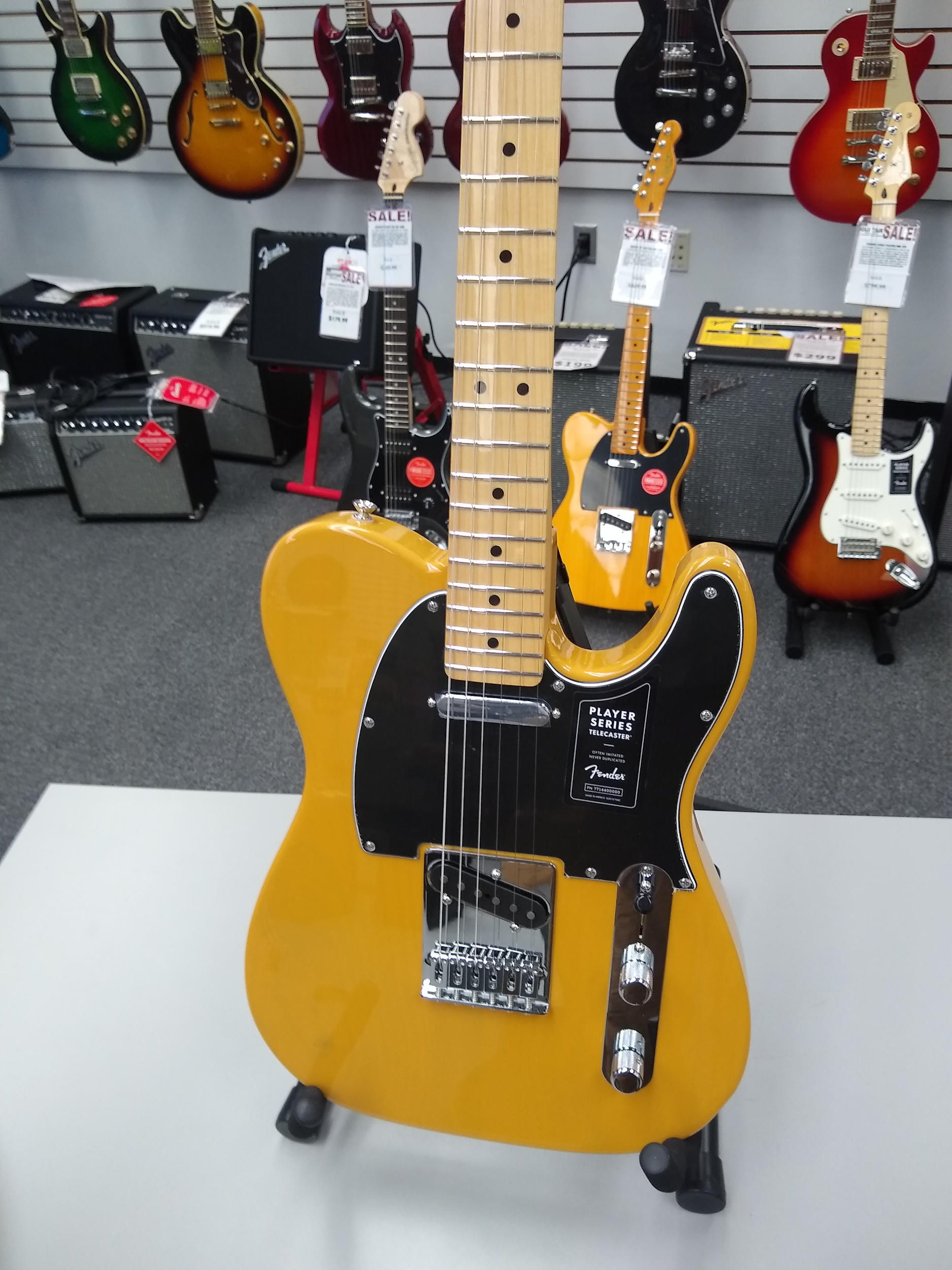 Fender Player Telecaster Butterscotch Blonde W/Maple Fingerboard
