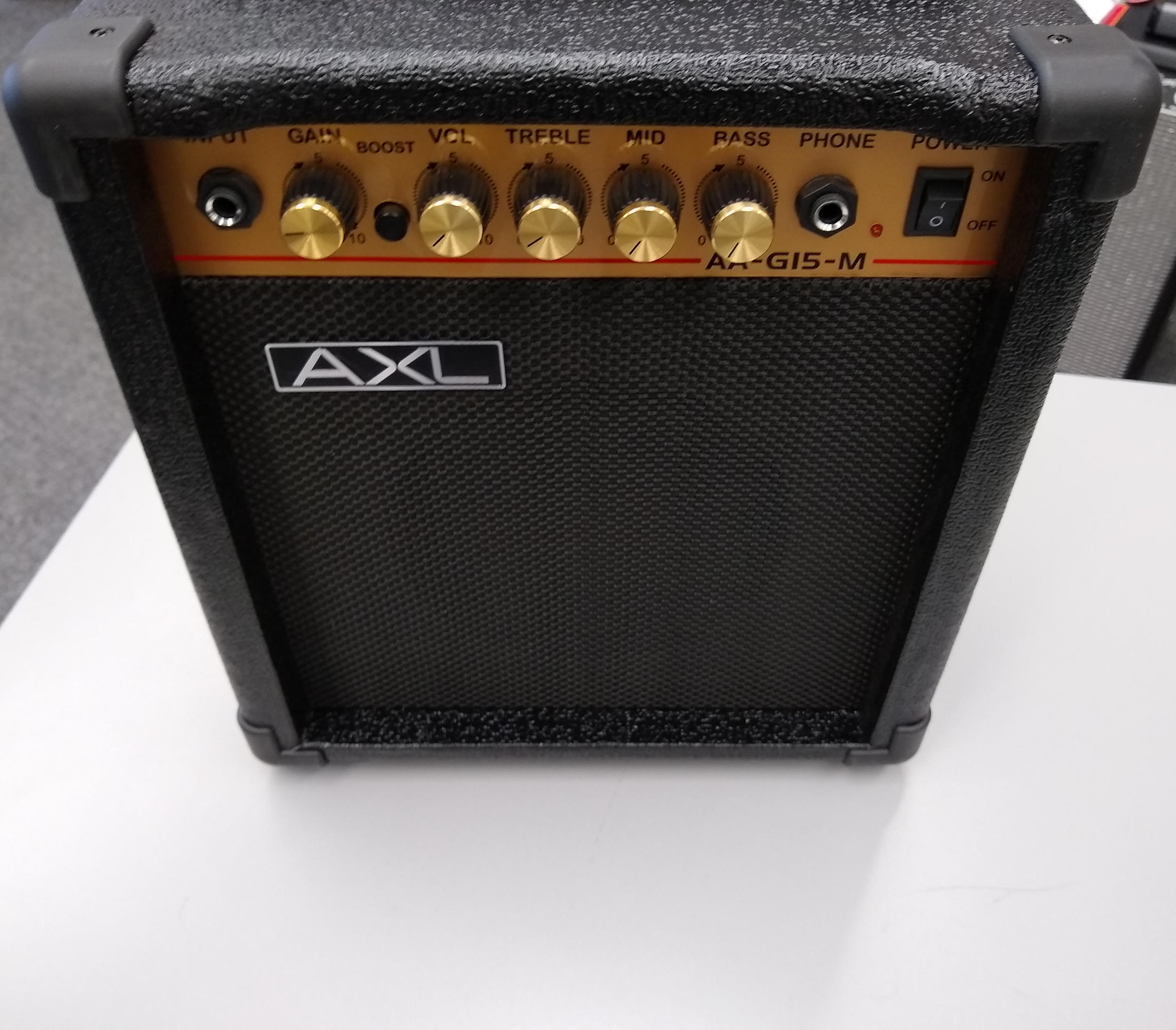 AXL AA-G15-M  Electric Guitar Amplifier