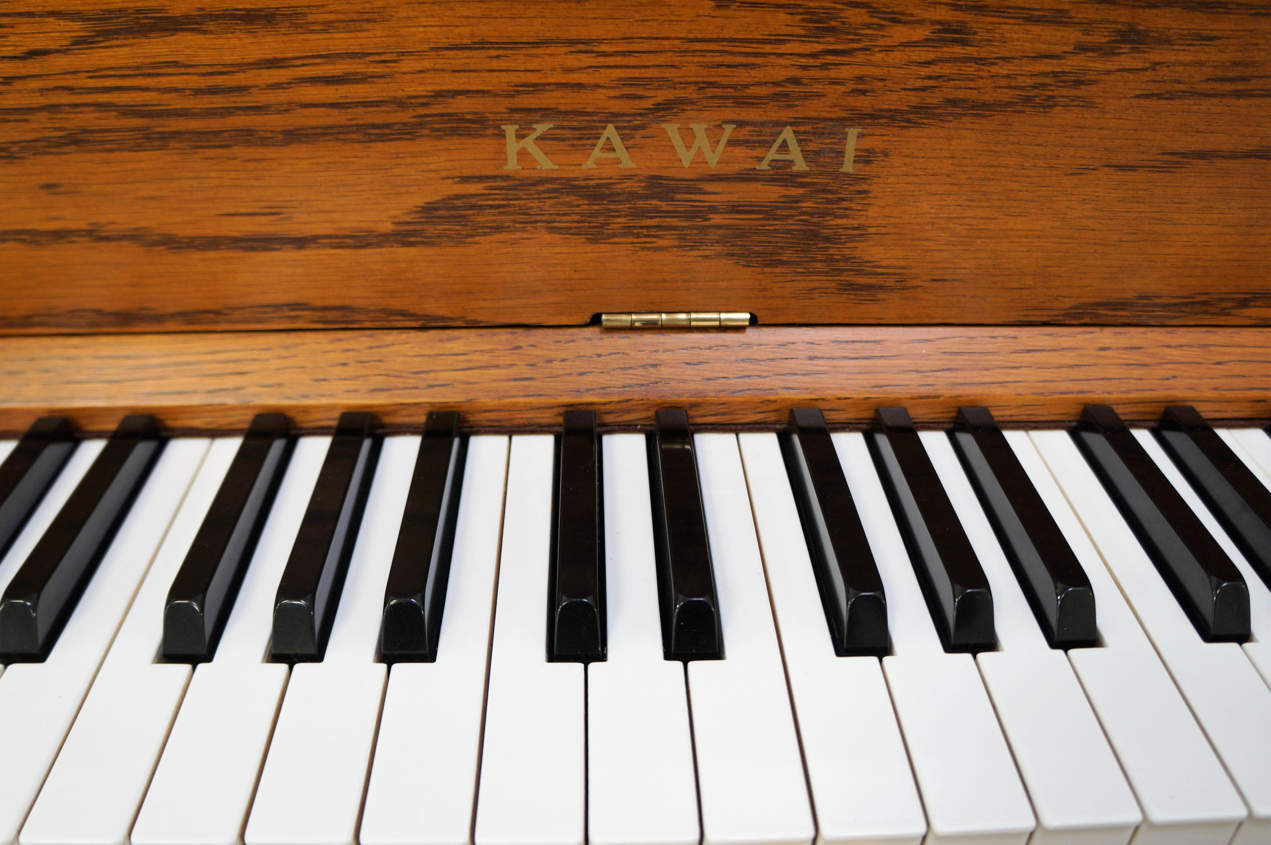 Kawai UST-7 Professional Upright Piano